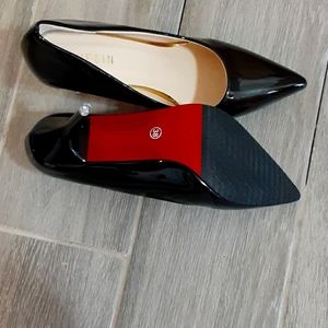 Medium heel dress shoes
